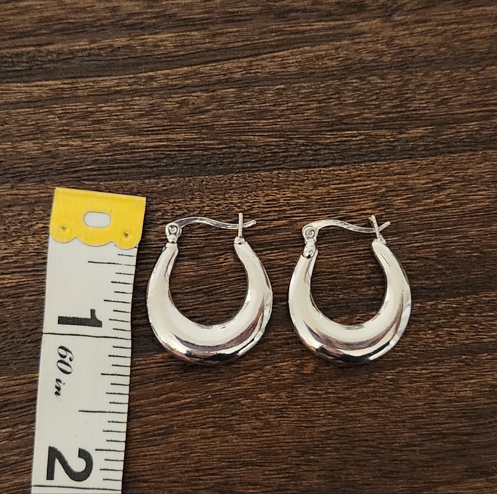 Beckhillco Silver Hoop Earrings - Picture 3 of 6